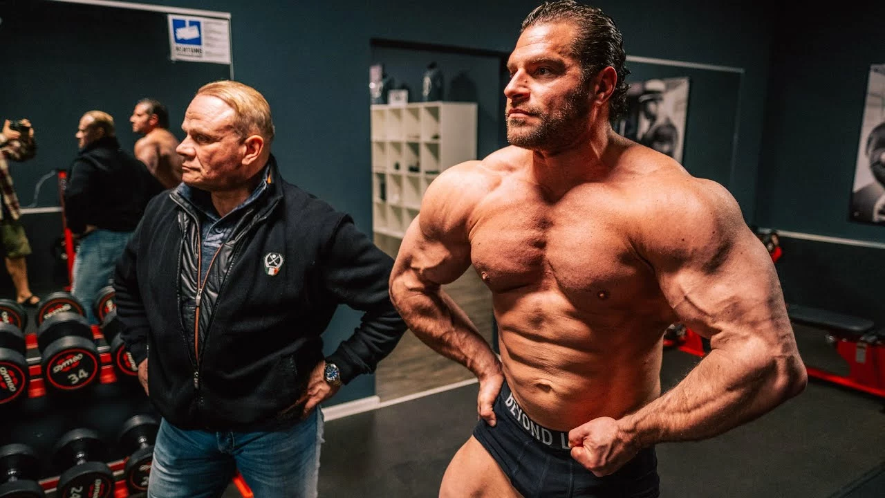 Was bedeutet 'first call outs' im Bodybuilding?